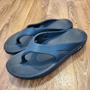 Oofos OOahh Sandals Flip Flops Women 11 Men 9 Black Sportswear Slip-On Comfort